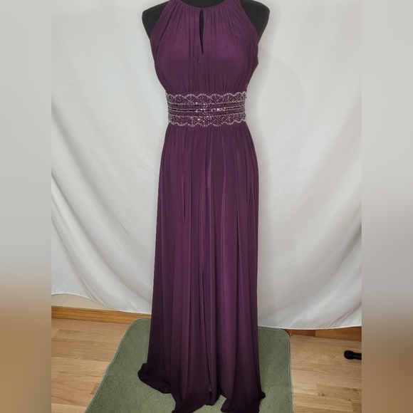 R&M Richards Beaded Waist Keyhole Neck Front Slit A-Line Formal Gown - Size 4 - Picture 5 of 16